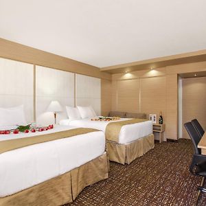 Deluxe Room Two Beds Kitchenette